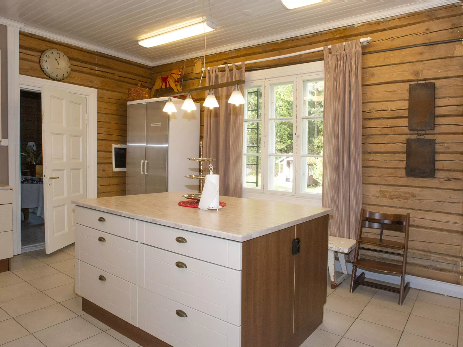 Päätalo, mökkilomat ja perhejuhlat-Binnen