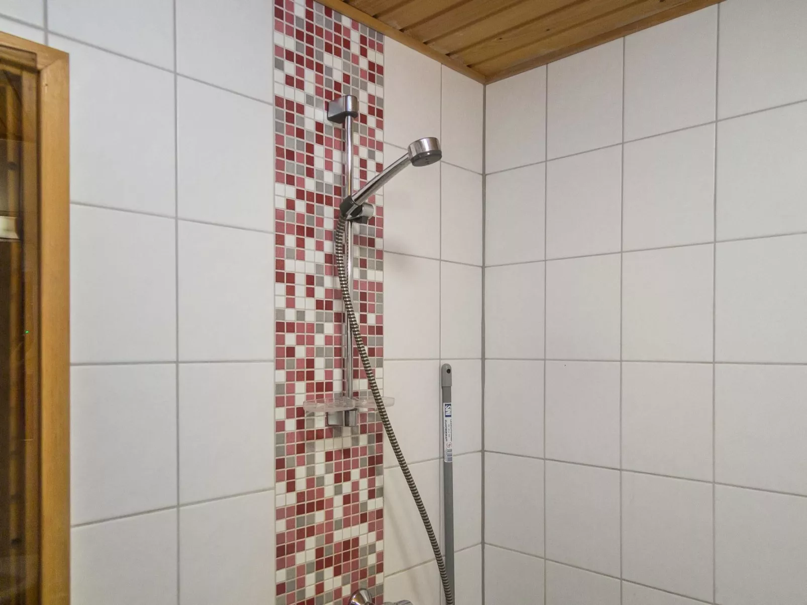 Alppitalo punatähti 7 as 4-Binnen