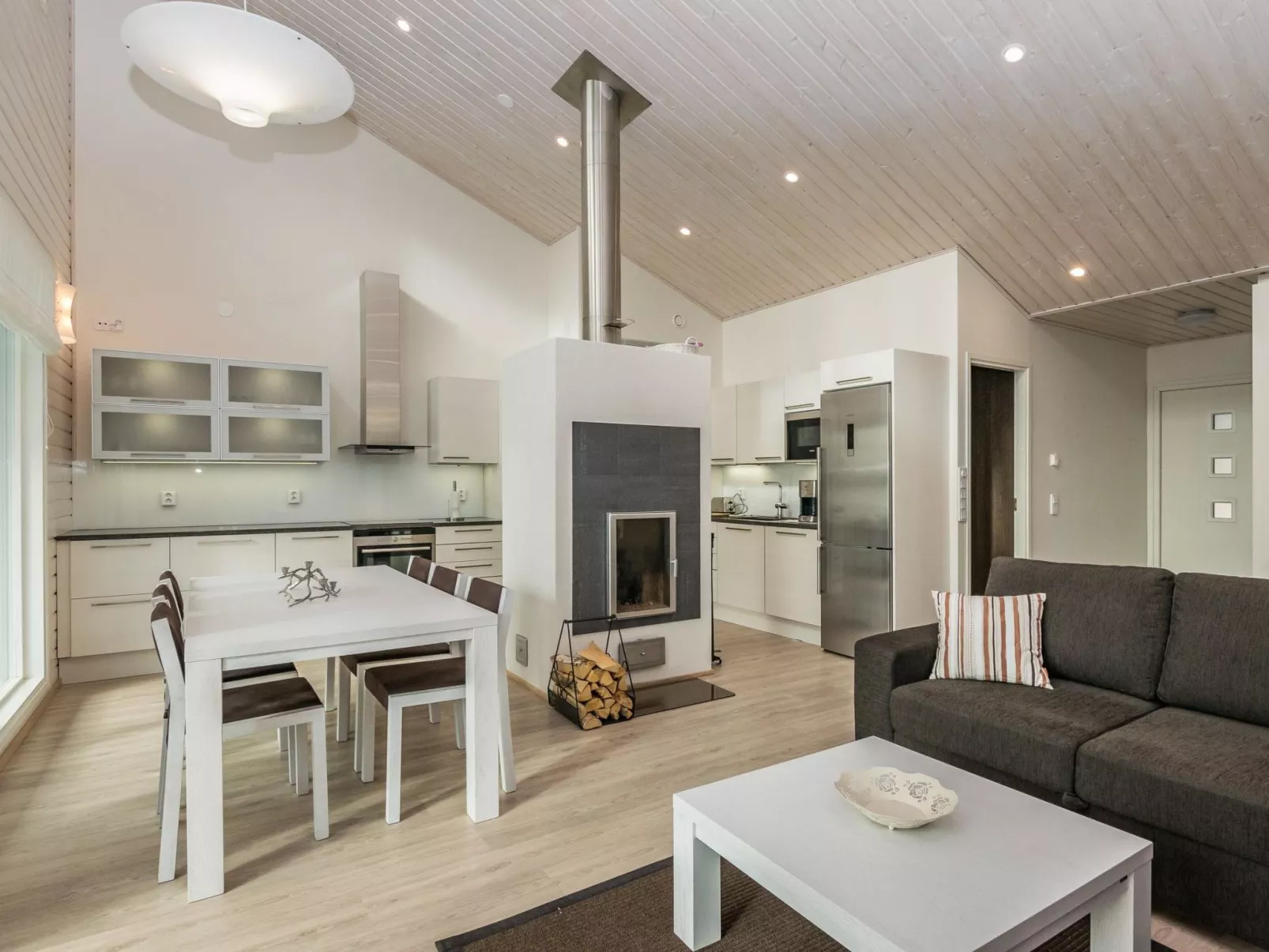 Villa saunaniemi i-Binnen