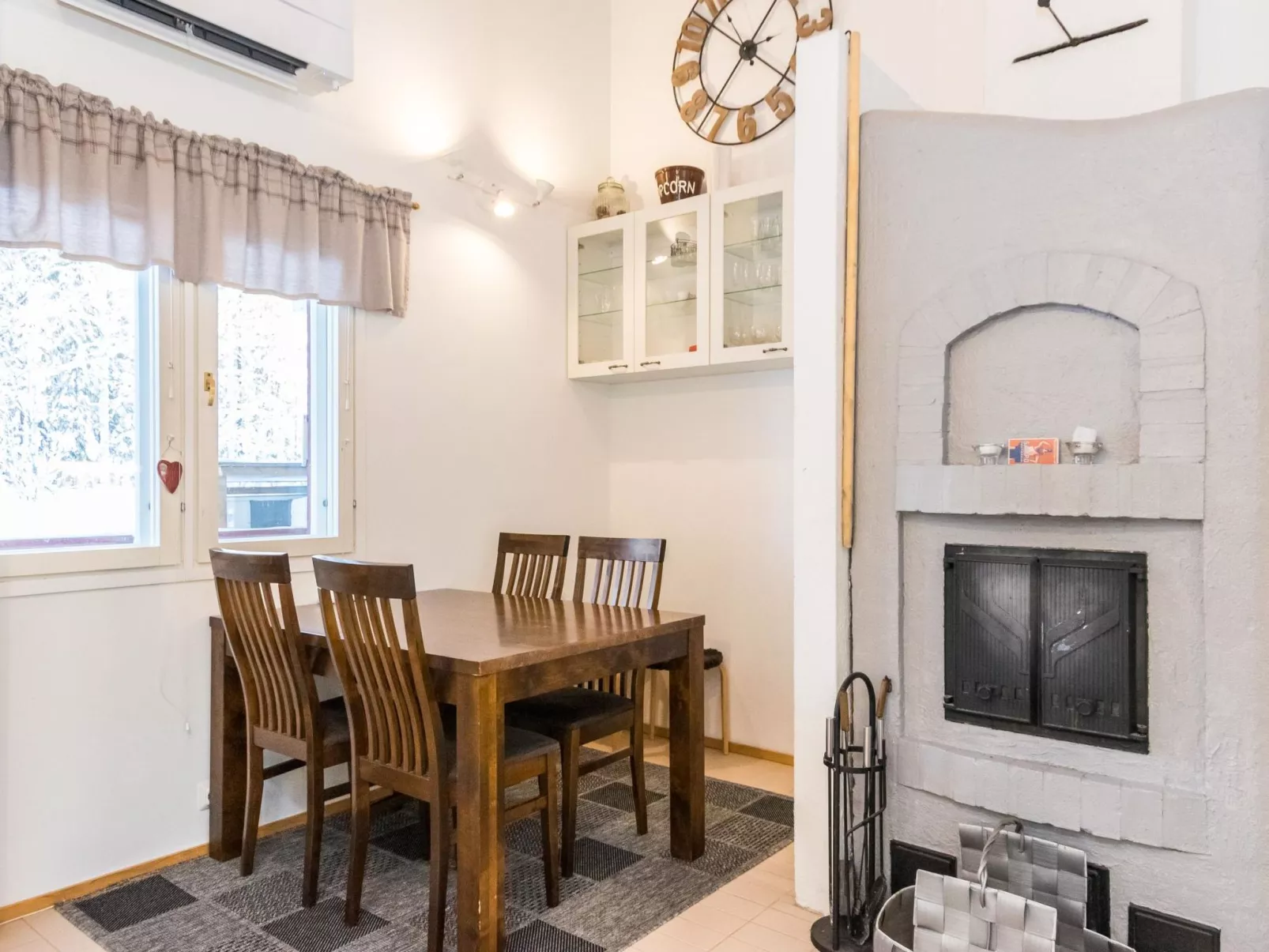 Hallantytär b4 paritalo-Binnen