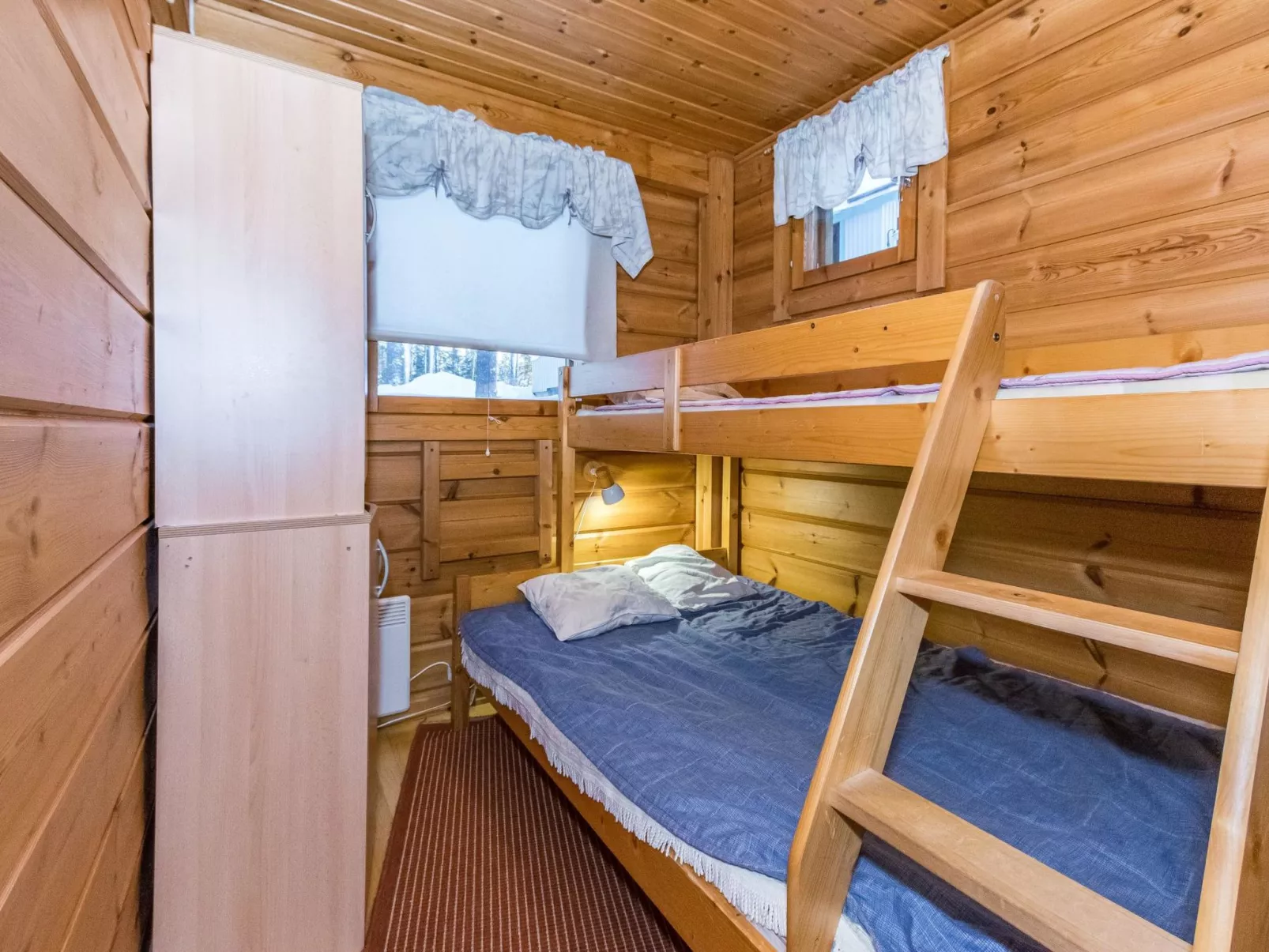 Rakotuli 2 paritalon yläkerta-Binnen