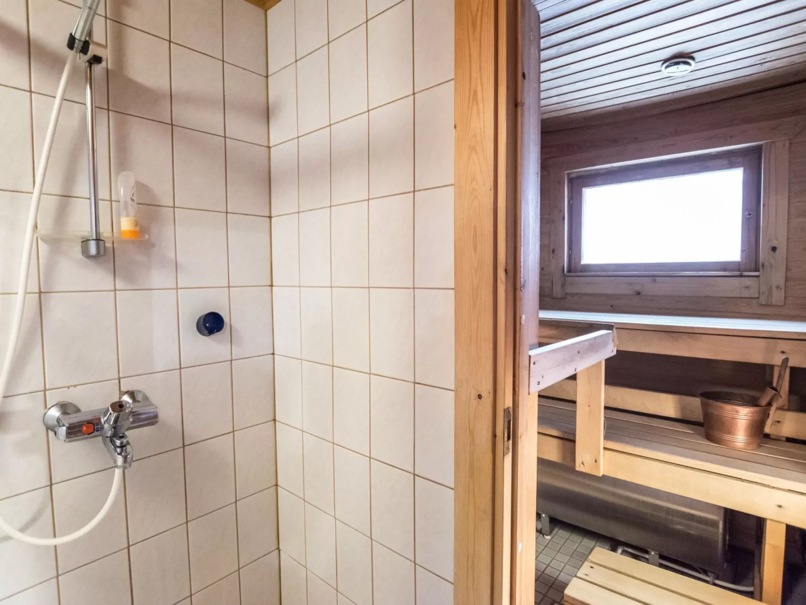 Ukkohovi 5 paritalo-Binnen