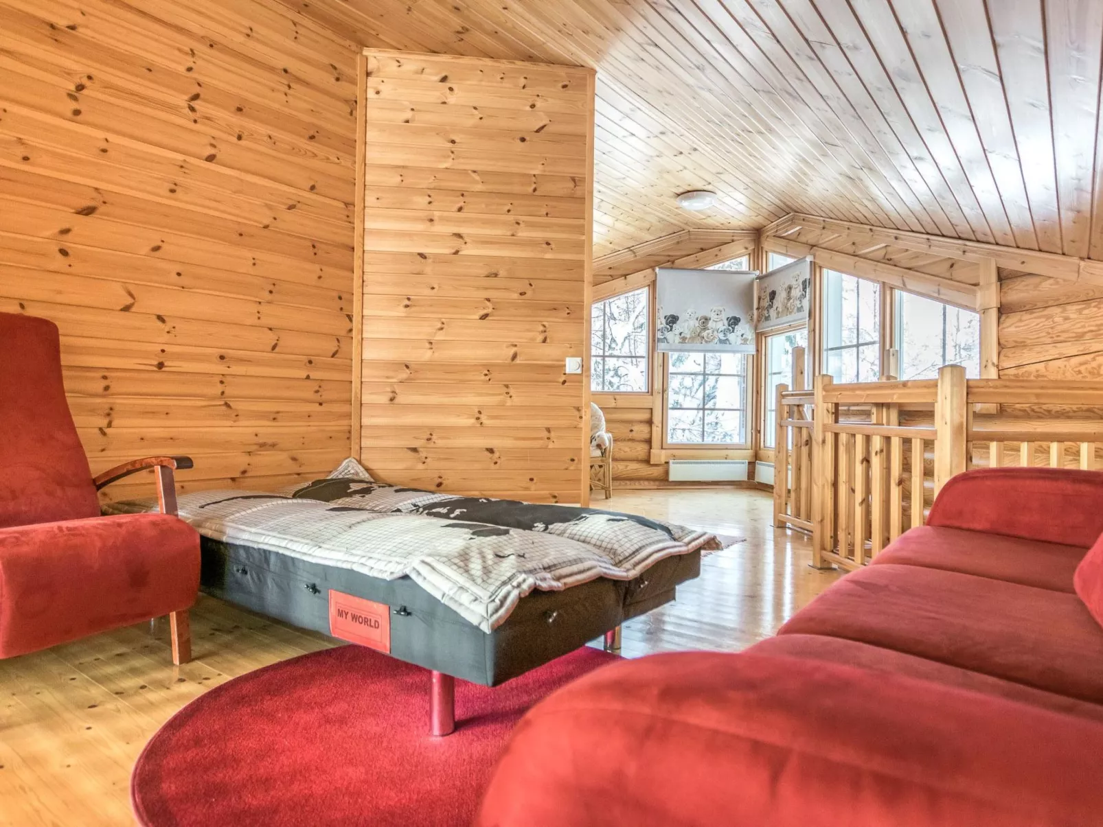 Aurinkoinen hirsimökki-Binnen