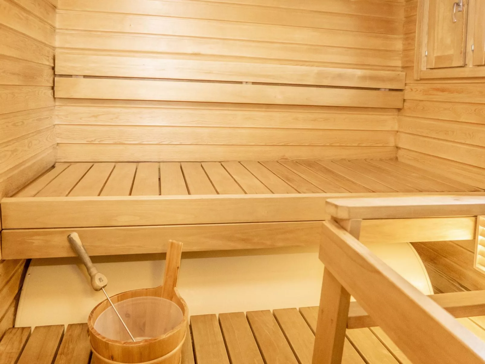 Kelokaltiokylä 16-Binnen