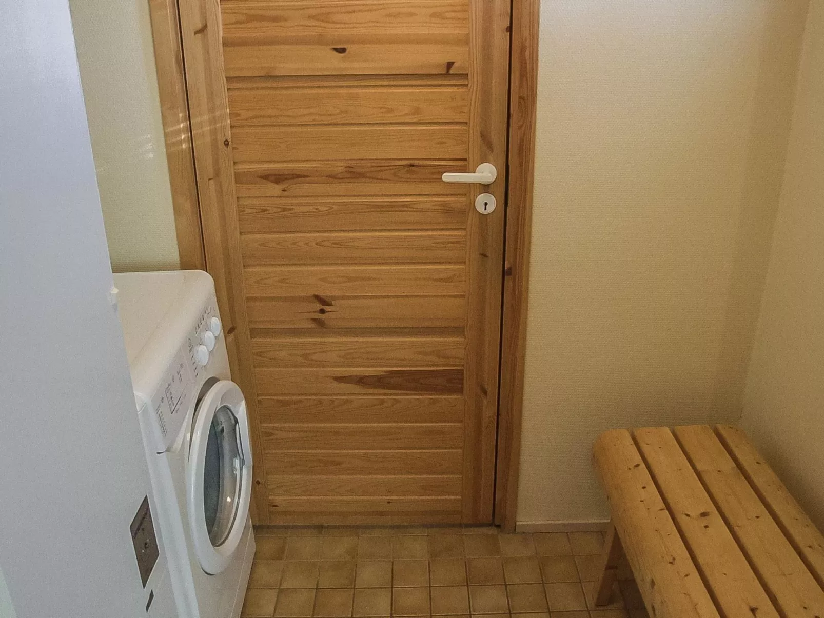 Hankipolku 4c-Binnen