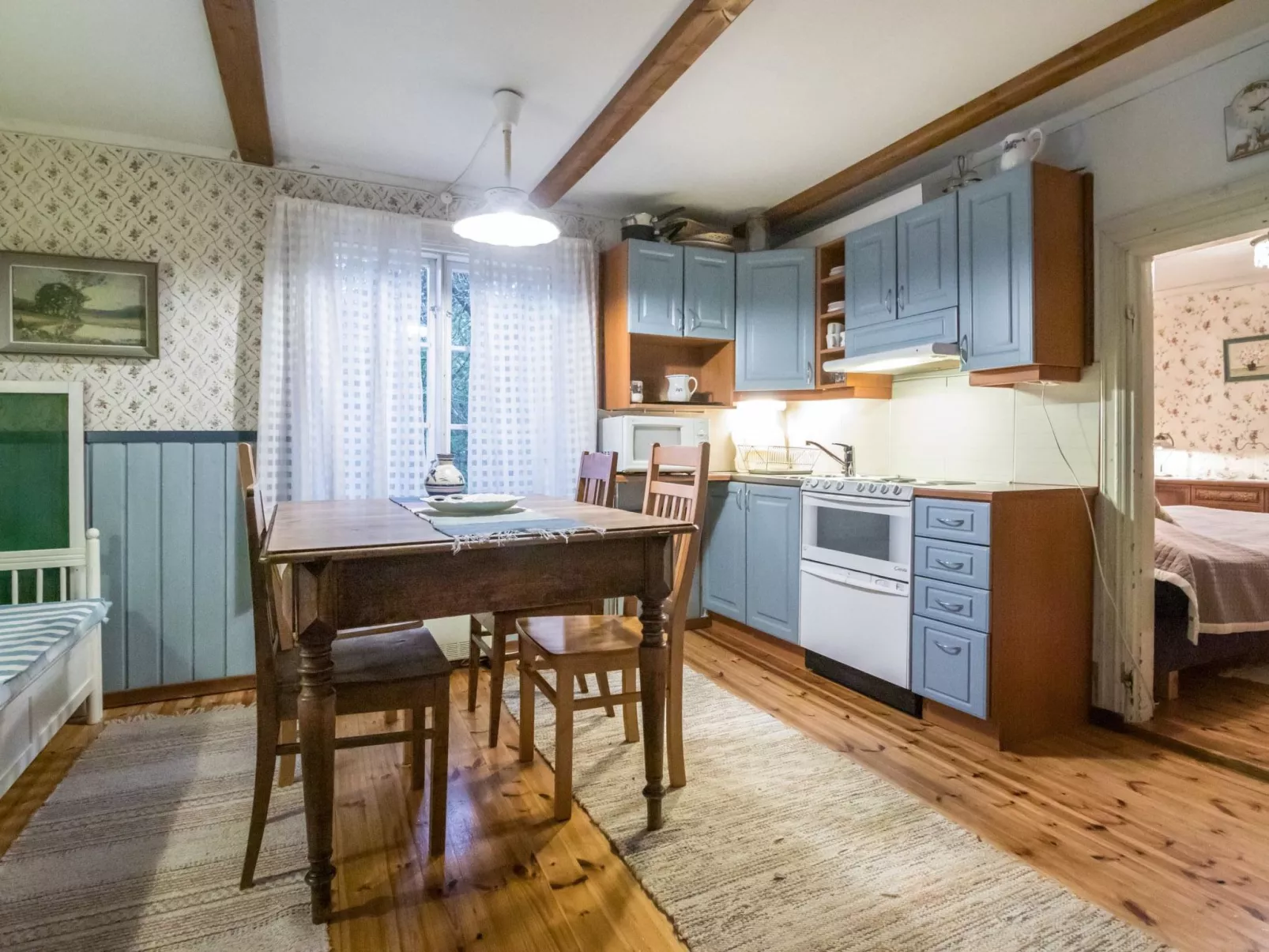 Puutarhurin mökki-Binnen