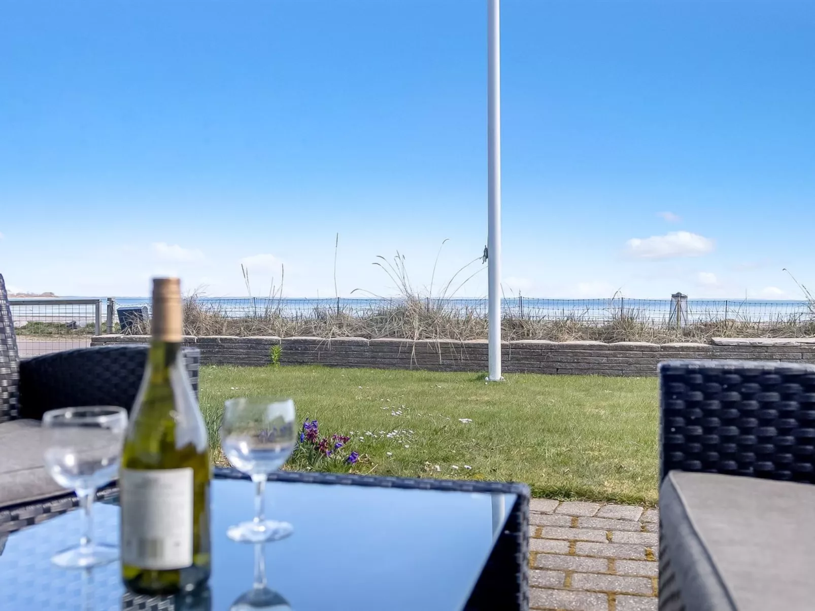 "Cornelius" - 30m from the sea-Buiten