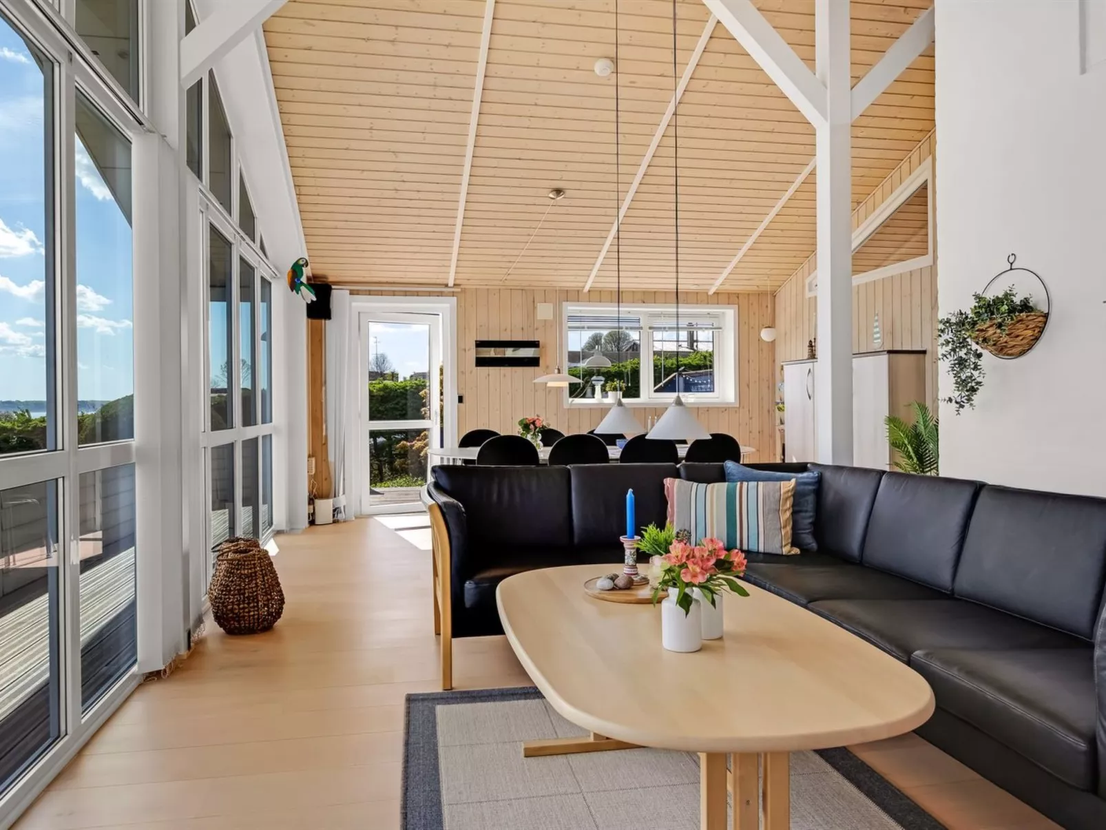 "Jelke" - 500m from the sea-Binnen