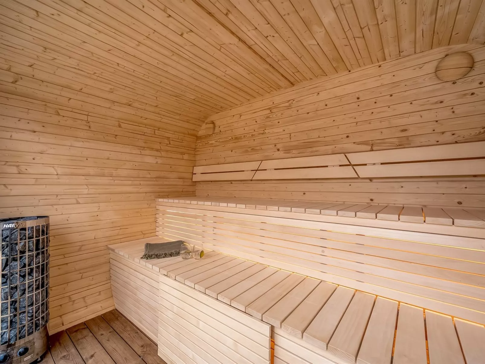 "Heike" - 700m to the fjord-Buiten