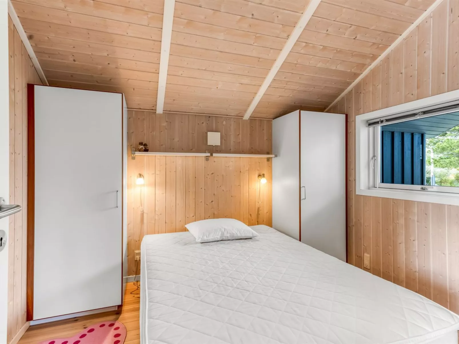 "Winona" - 250m from the sea-Binnen