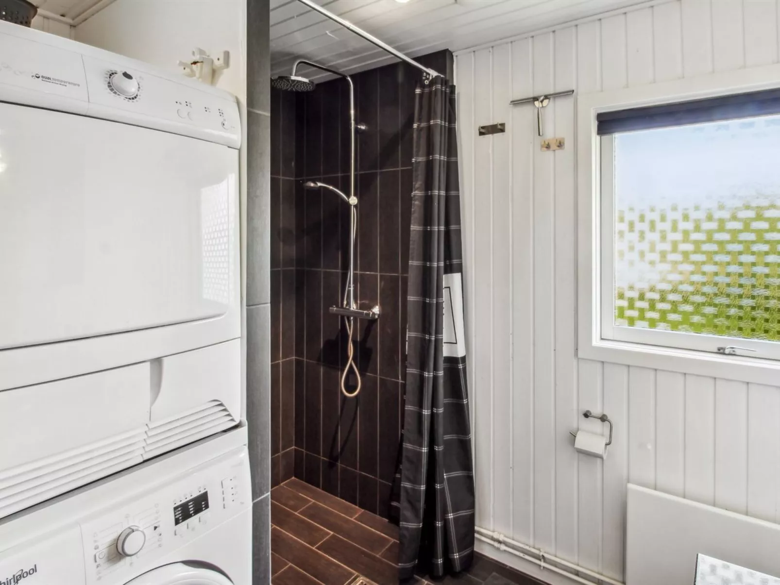 "Alia" - 30km from the sea-Binnen