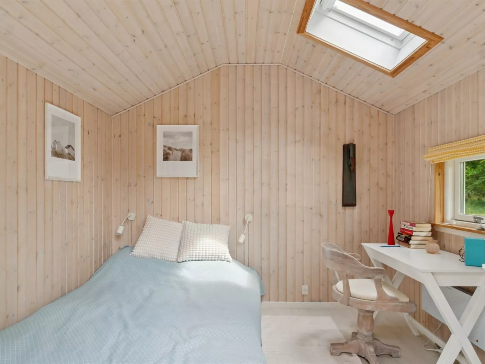 "Tekla" -  from the sea-Binnen