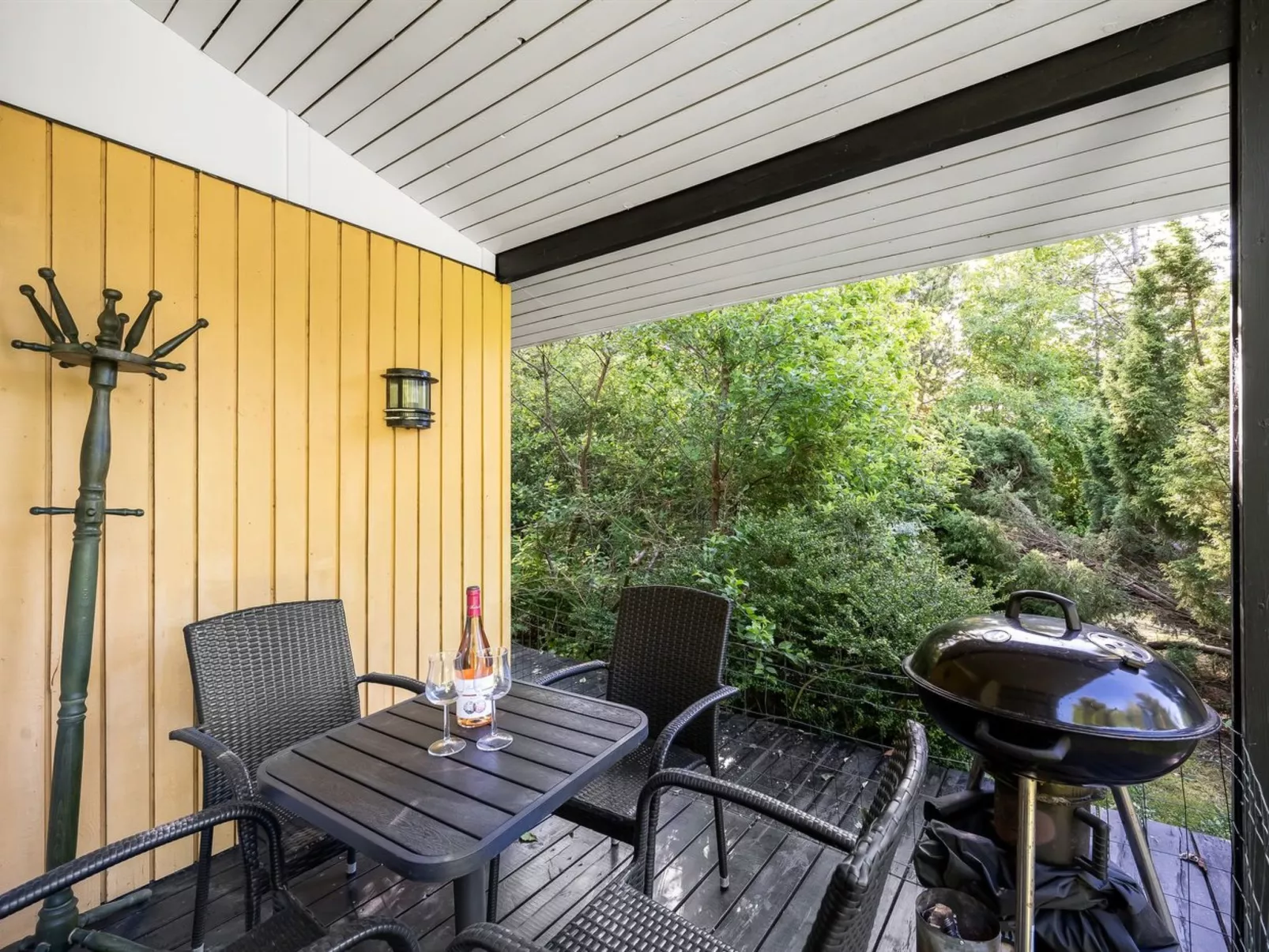 "Tenaya" - 200m to the fjord-Buiten