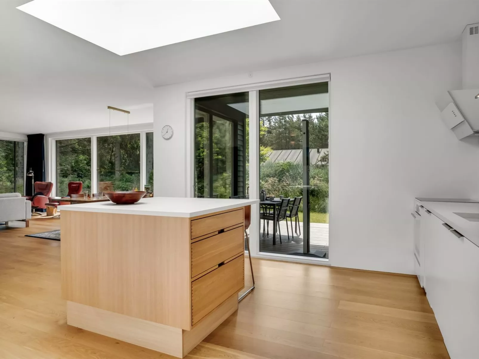 "Jonas" -  from the sea-Binnen