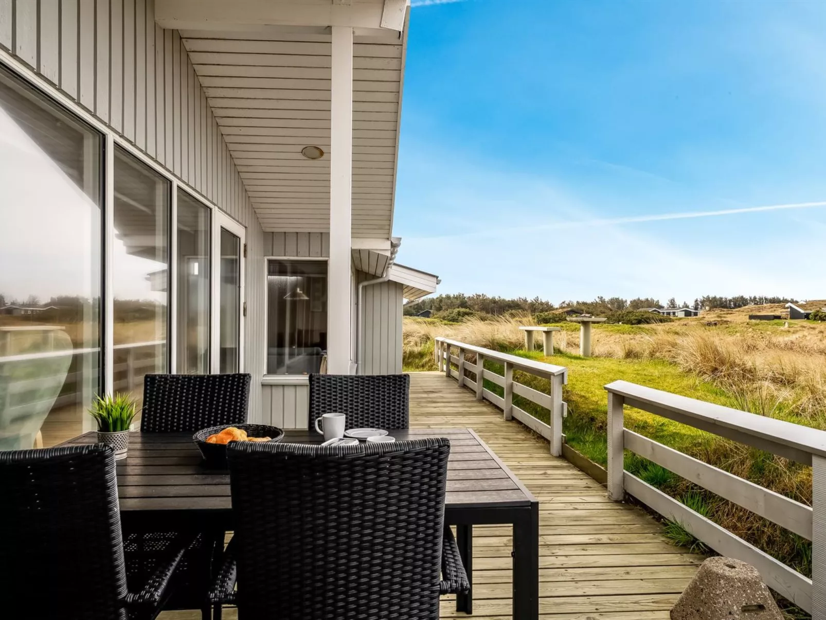 "Fridgerd" - 300m from the sea-Buiten