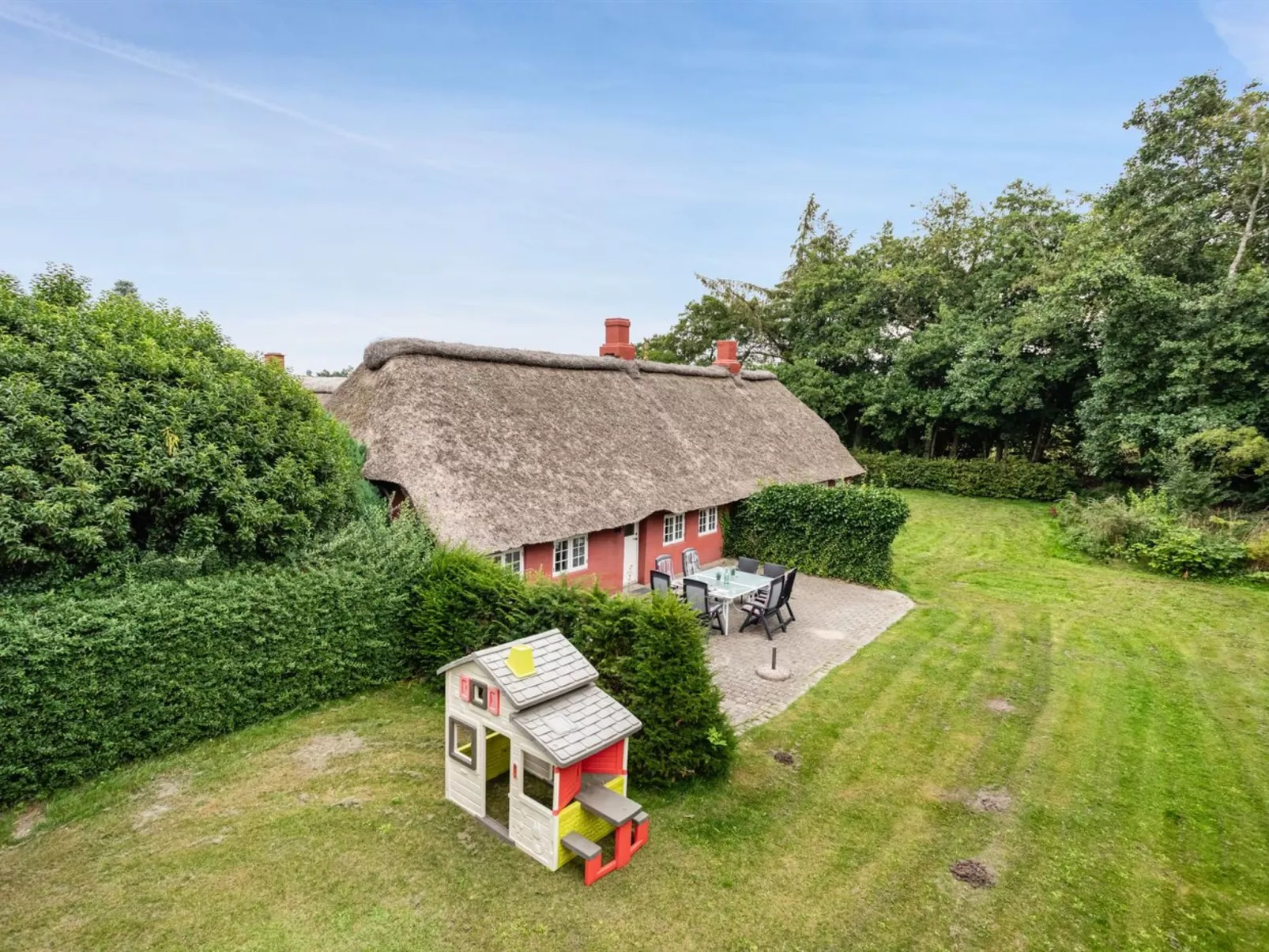 "Yrjö" - 2.5km from the sea-Buiten