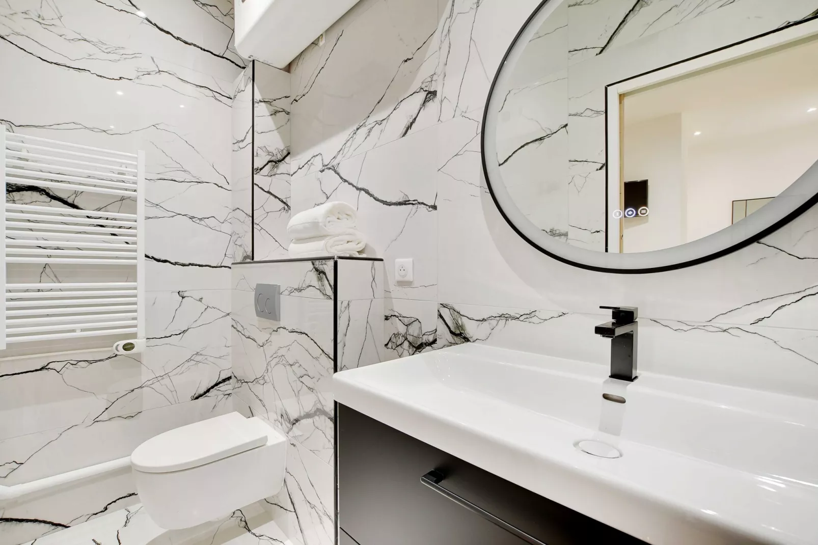 PB-14-GONCOURT-2-Badkamer