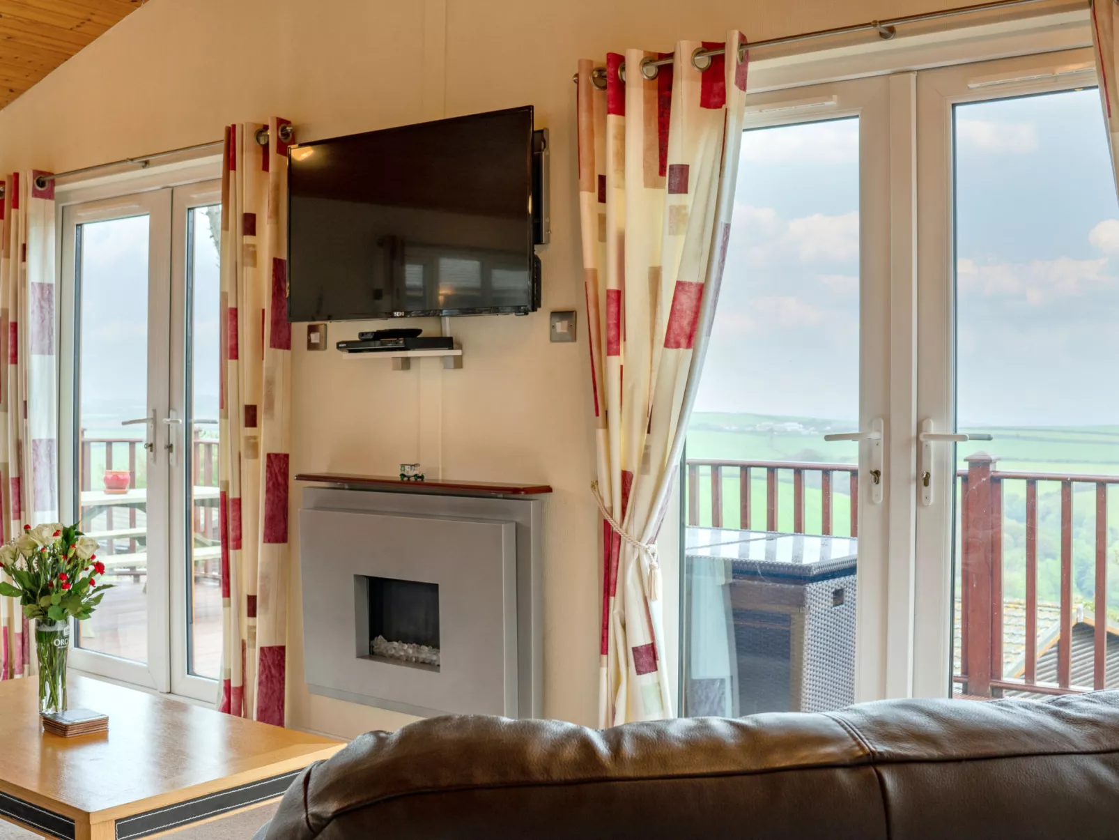 Whitsand Bay Lodge-Binnen