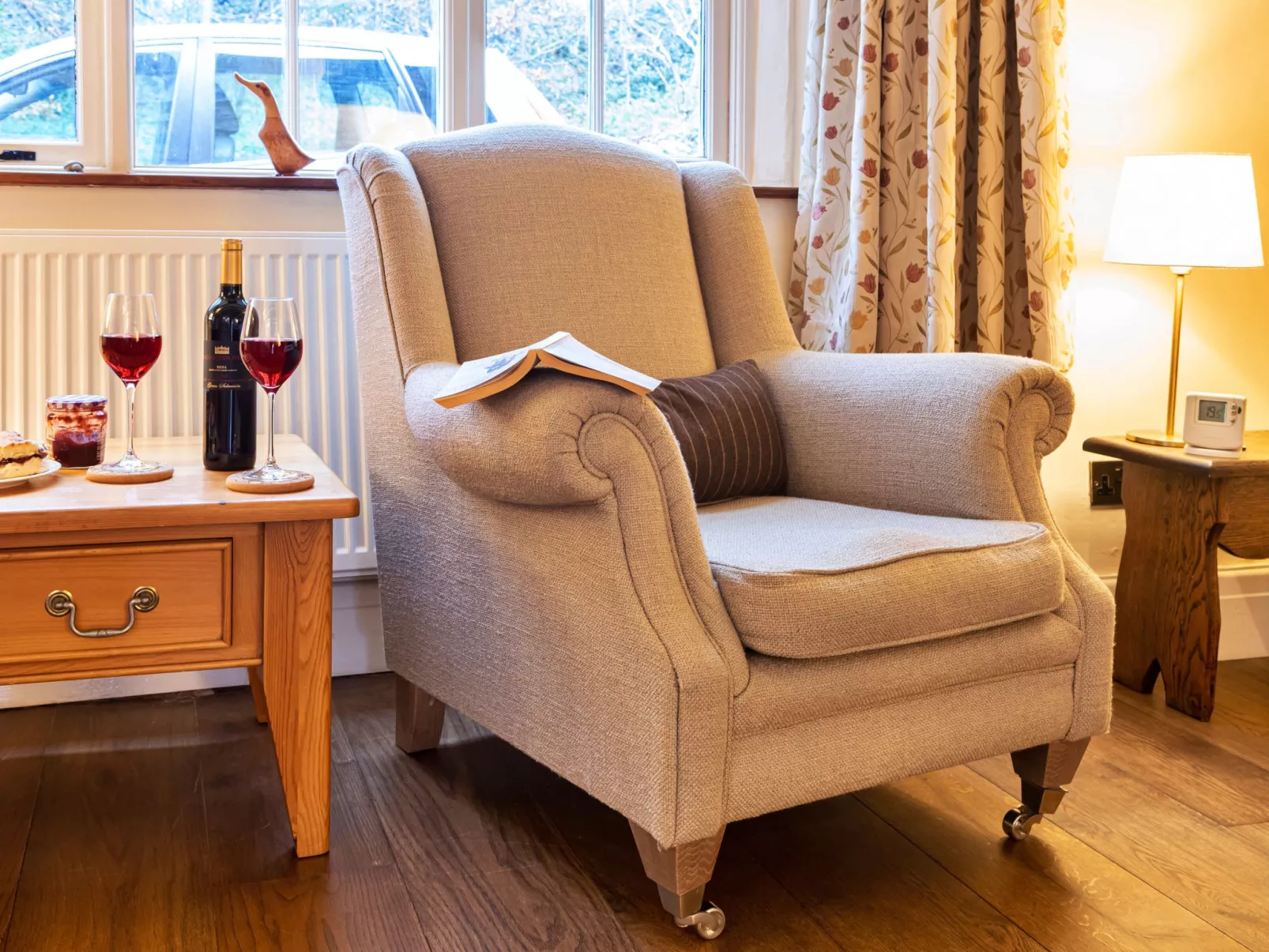 Two Storrs Cottages-Binnen