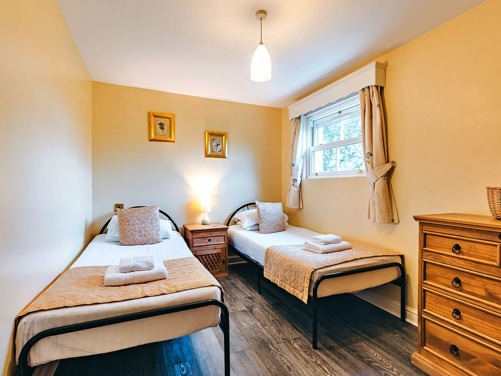 Netley Hall - Jasmine-Binnen