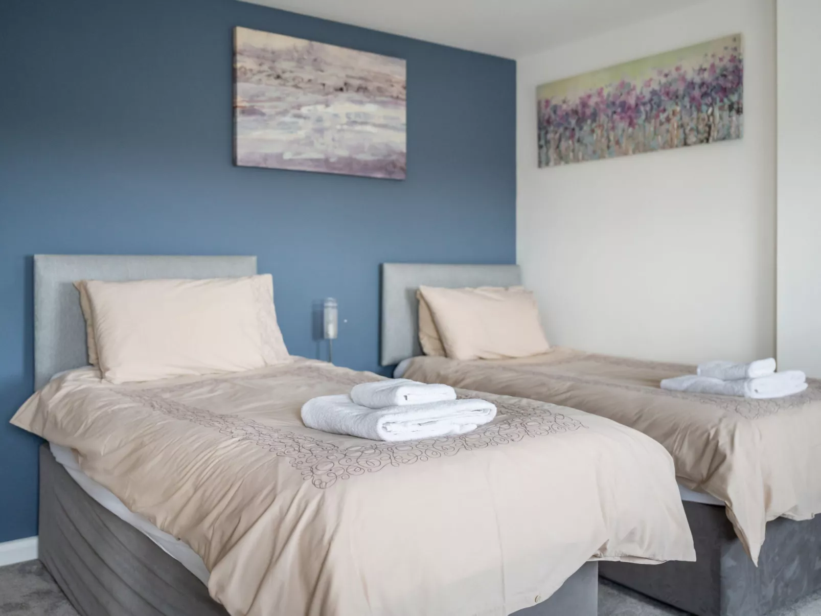 The Penthouse at 611 Westgate-Binnen