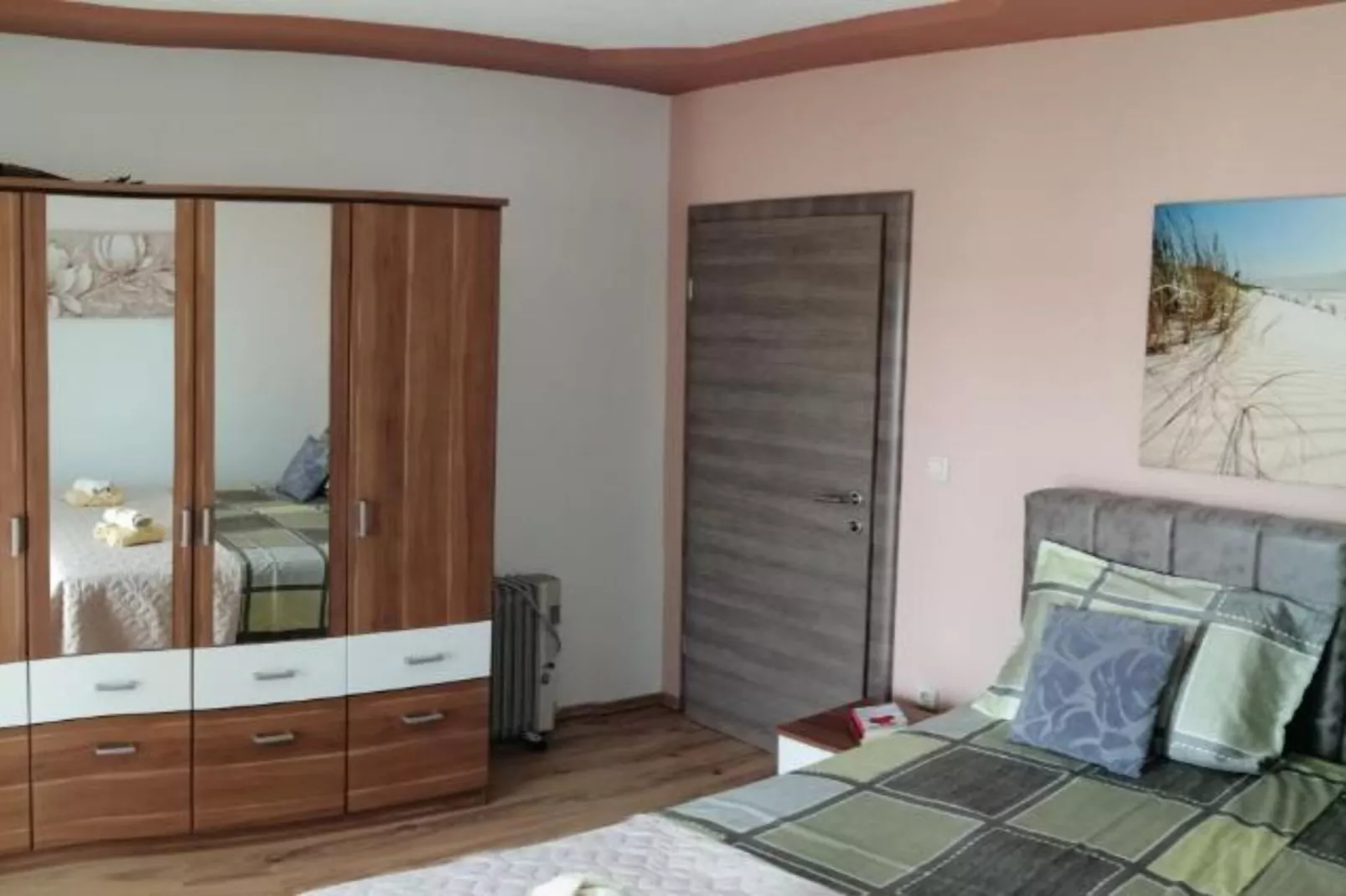 Apartment Libe with Sea View Trogir - Two Bedroom Apartment with Balcony-Slaapkamer