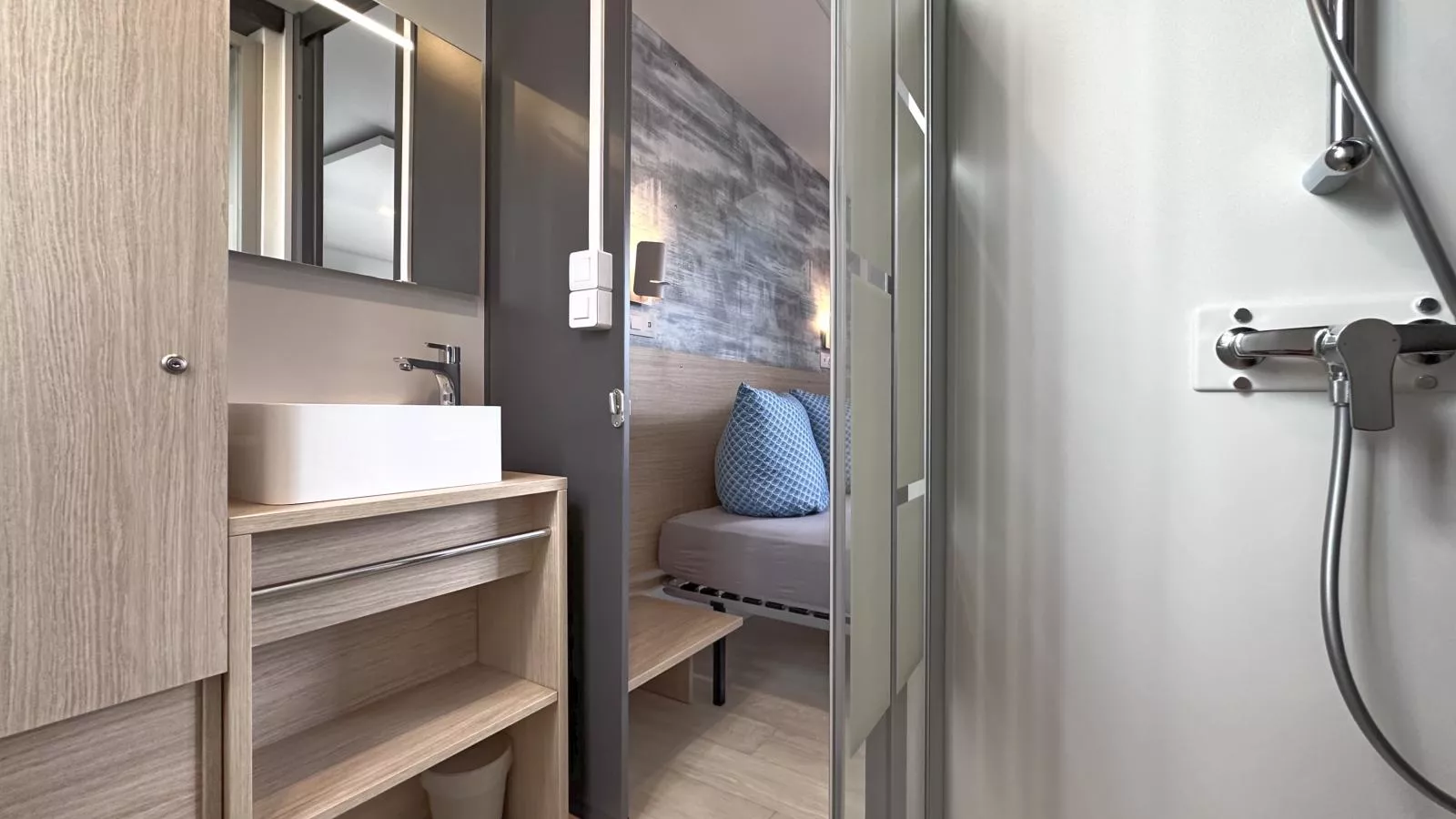 Feriendorf Seeblick - Tiny Chalet Nr 10-Badkamer