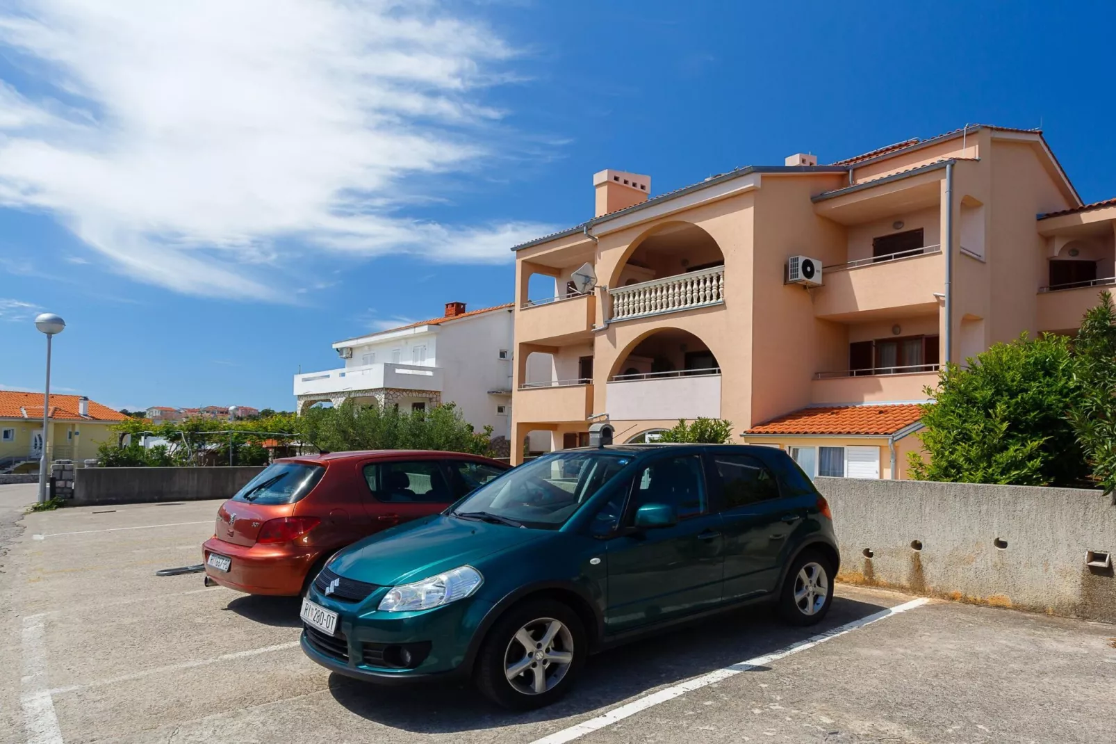 Comfortable and Sunny Krk Apartment - One Bedroom Apartment with Terrace-Buitenlucht