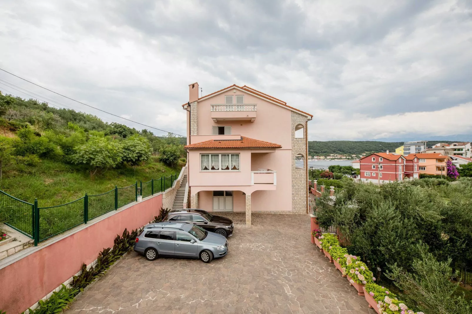 Guest House Villa Anggela - Comfort Triple room with Balcony and Sea View (Br4)-Buitenlucht