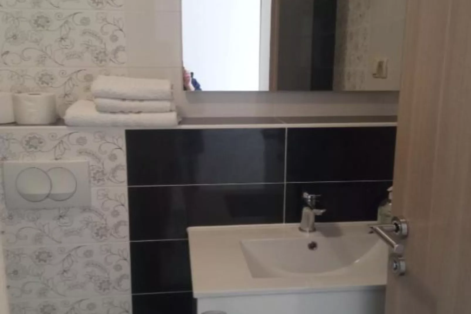 Cozy Vodice Garden Apartments With Terrace and BBQ - Standard one bedroom apartment (RED)-Badkamer