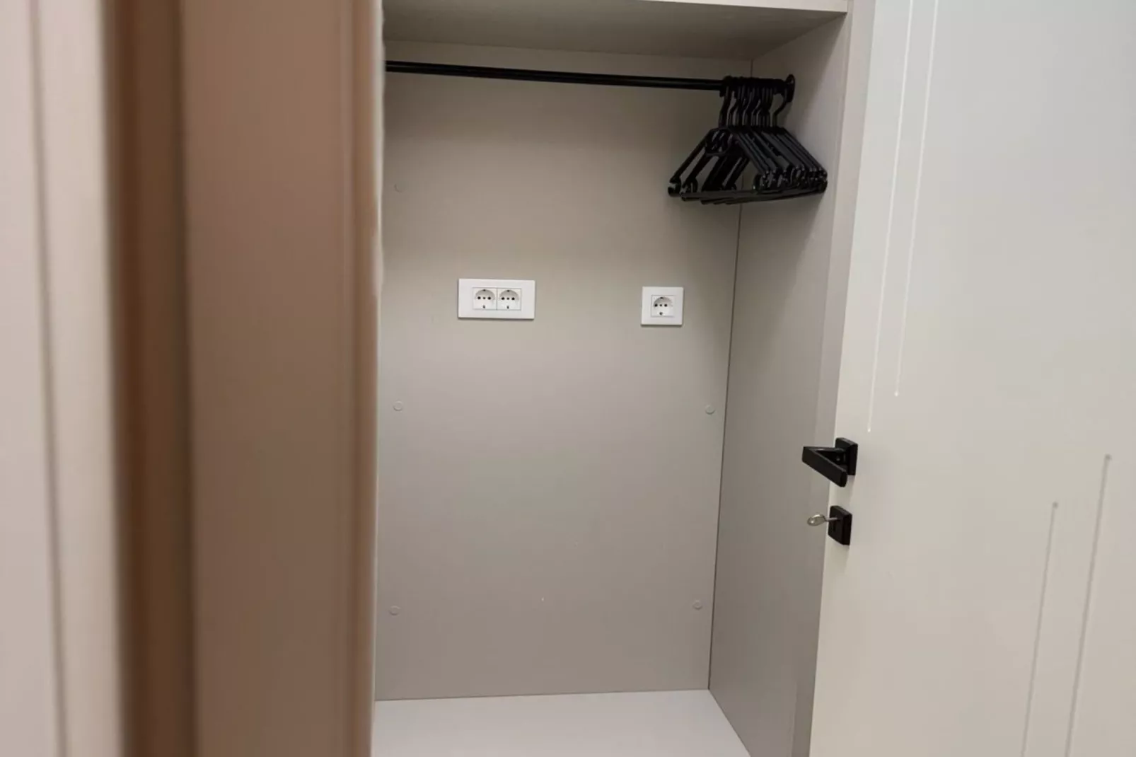 Leonarda Waterfront Residences-Studio Apartment (The Marina studio) -S6-Badkamer