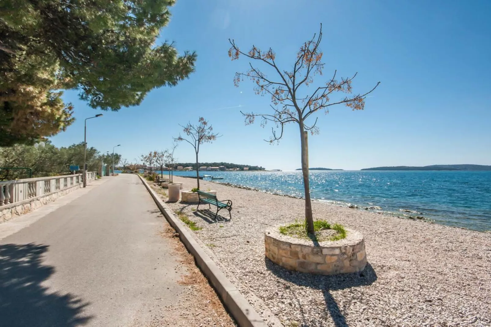 Apartment with Terrace and Sea View Brodarica - Two Bedroom Apartment with Sea View-Uitzicht