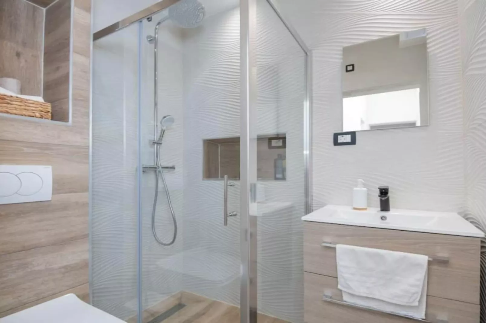 Countryside Villa Tajo - Four Bedroom Holiday Home  with Swimming Pool-Badkamer