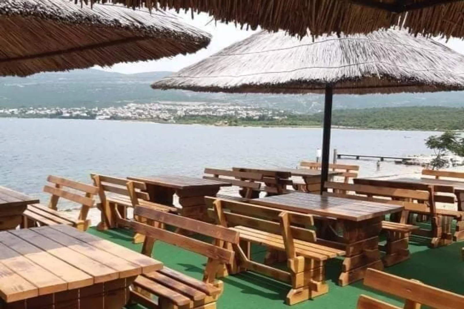 Apartments Boris Donji Karin - One Bedroom Apartment (Classic Apartment)-Terrasbalkon