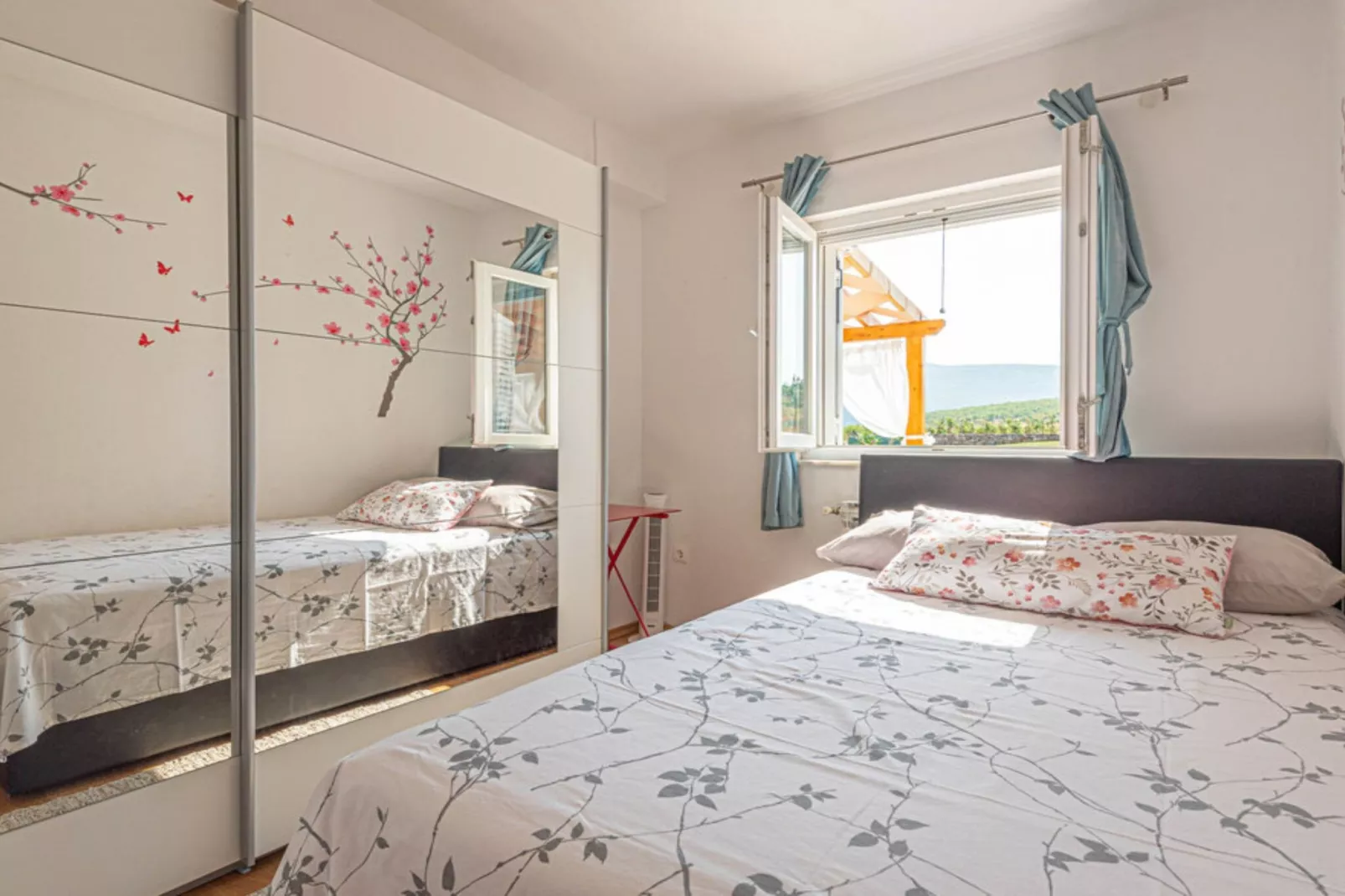 Villa Maria with Outdoor Pool - Five Bedroom Villa with Outdoor Pool-Slaapkamer