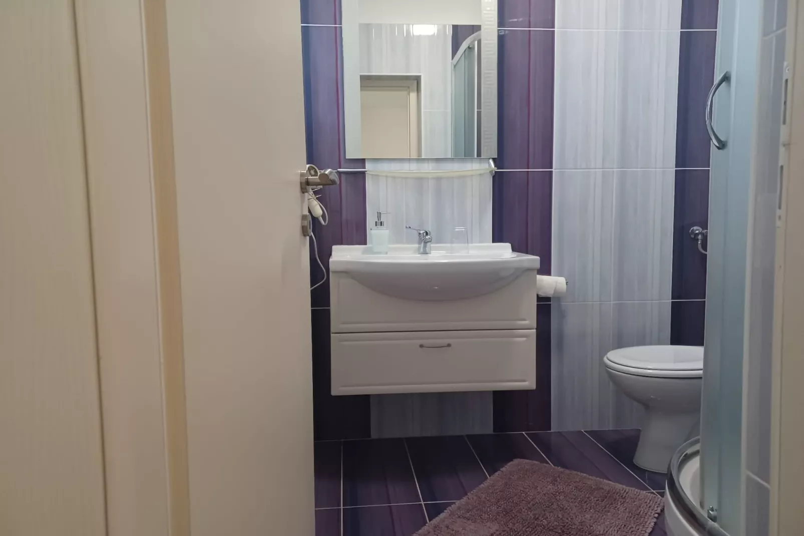 Apartment Eli - Three Bedroom Apartment With Terrace And Sea View-Badkamer