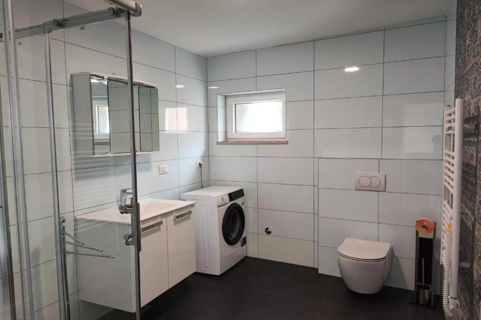 Villa Galant with Pool & Sauna Maružini-Badkamer