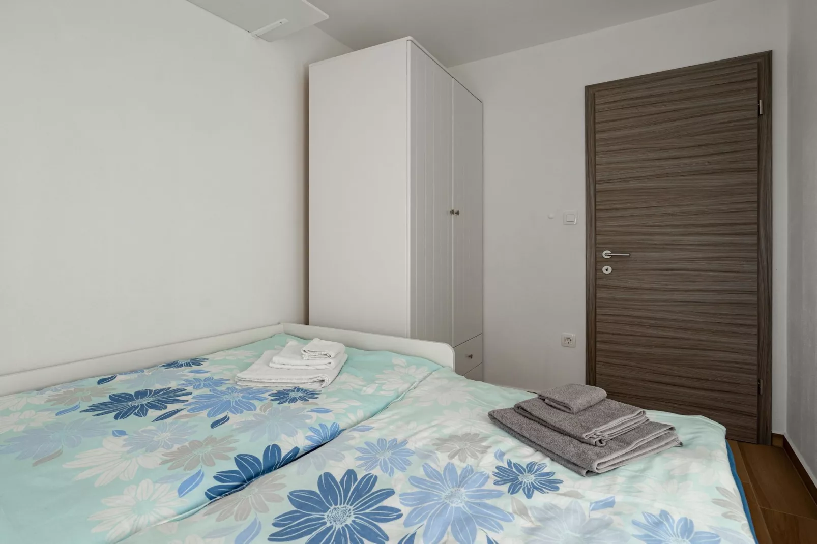 Peaceful Oasis in Nature Holiday Home with Terrace and Sauna - Three Bedroom Holiday Home with Terrace and Sauna-Slaapkamer