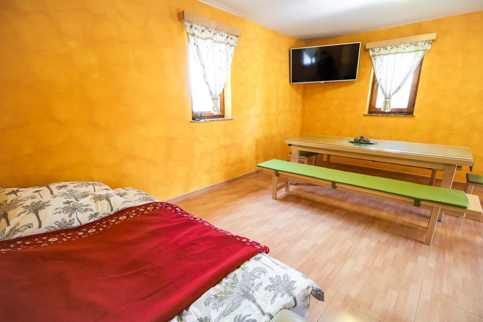 Golden Horizon Holiday Home with Terrace and Garden - One Bedroom Holiday Home with Terrace and Garden-Keuken