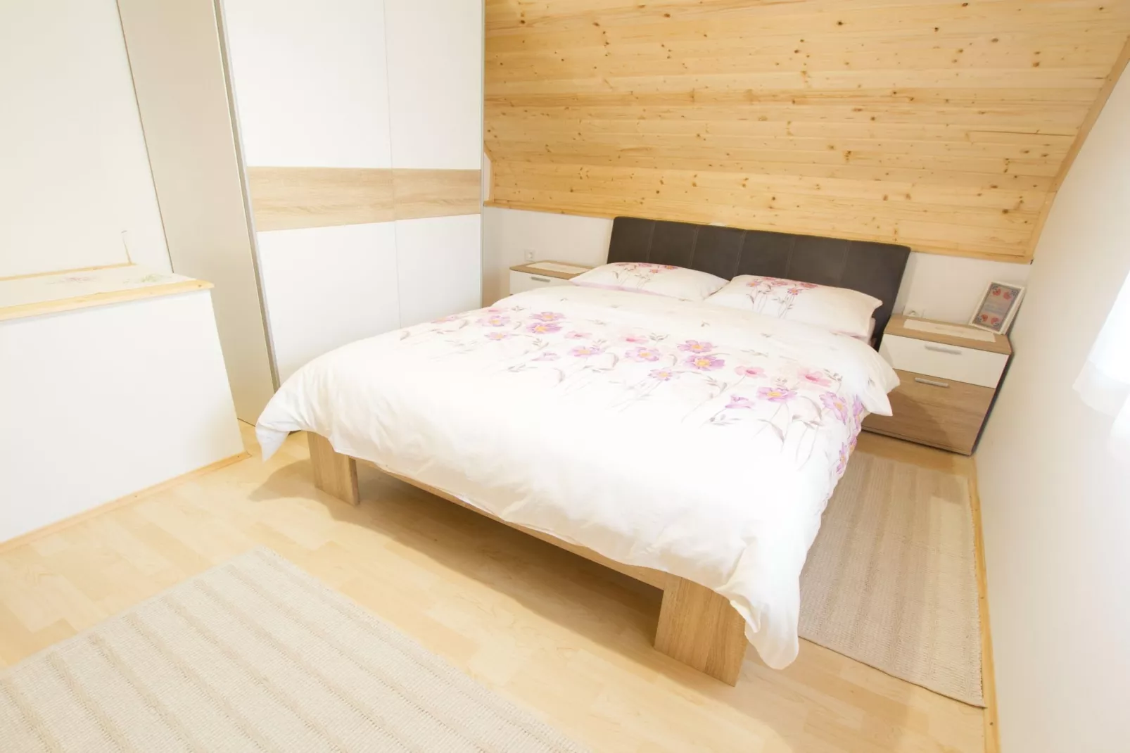 Sunny Two Bedroom Retreat in Beautiful Bizeljsko - Two Bedroom Country House-Slaapkamer