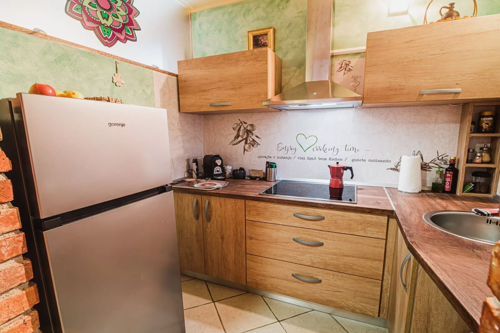 Elegant and Stylish Retreat Apartments with Terrace - Two Bedroom Apartment with Terrace-Keuken