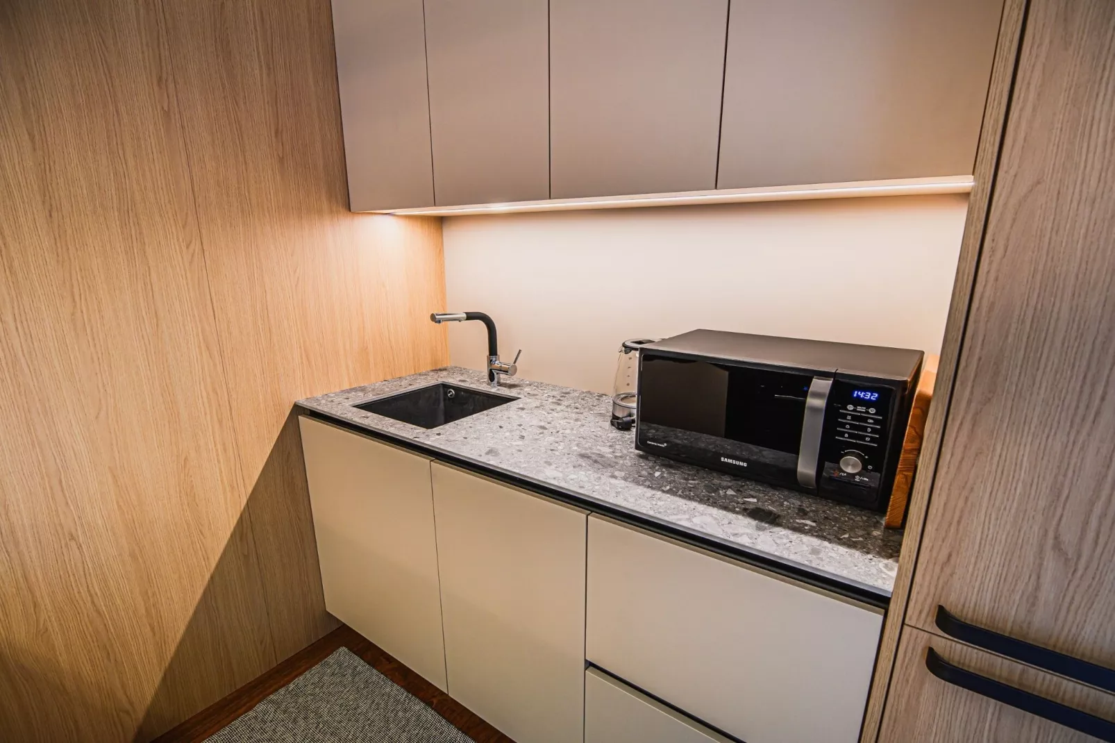 Elegant and Scenic Peaceful Apartments Portoroz - One Bedroom Apartment with Terrace-Keuken