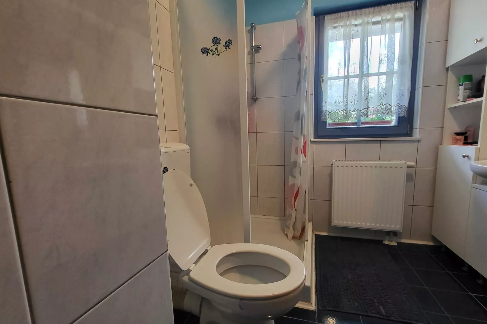 Bovec Comfortable Apartment with Mountain View - One Bedroom Apartment with Mountain View-Badkamer