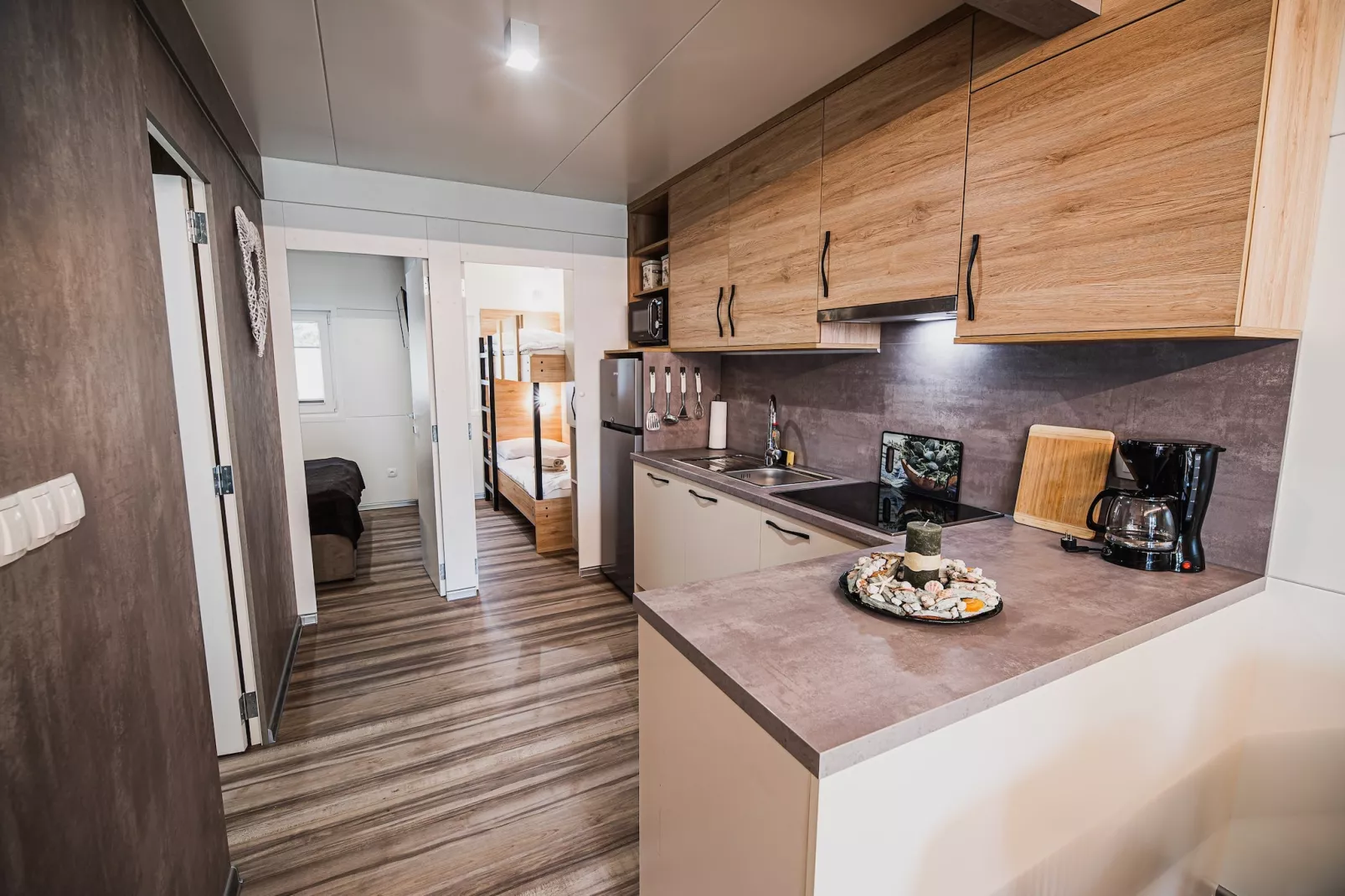 Lake Serenity Premium Mobile Homes with Thermal Riviera Tickets - Three Bedroom Mobile Home 15\/028 - Keuken