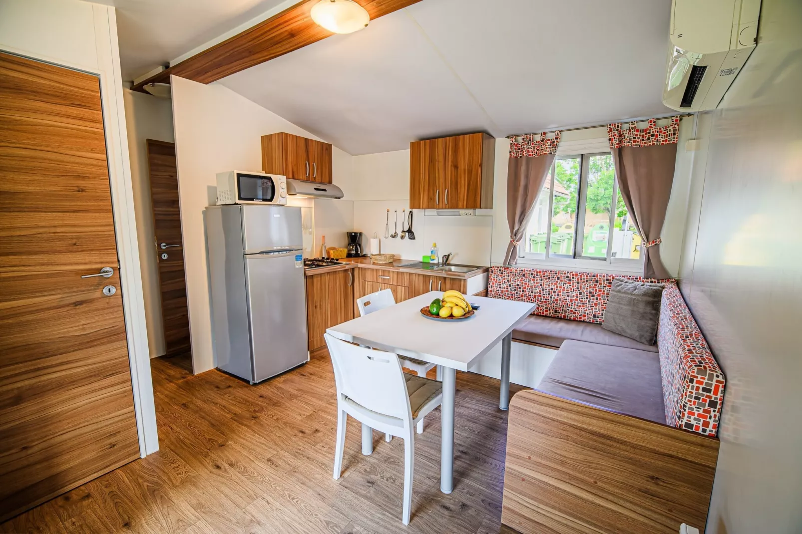 Waterside Retreat Mobile Homes with Thermal Riviera Tickets - Three Bedroom Mobile Home with Lake View  (owner 2)-Buitenlucht