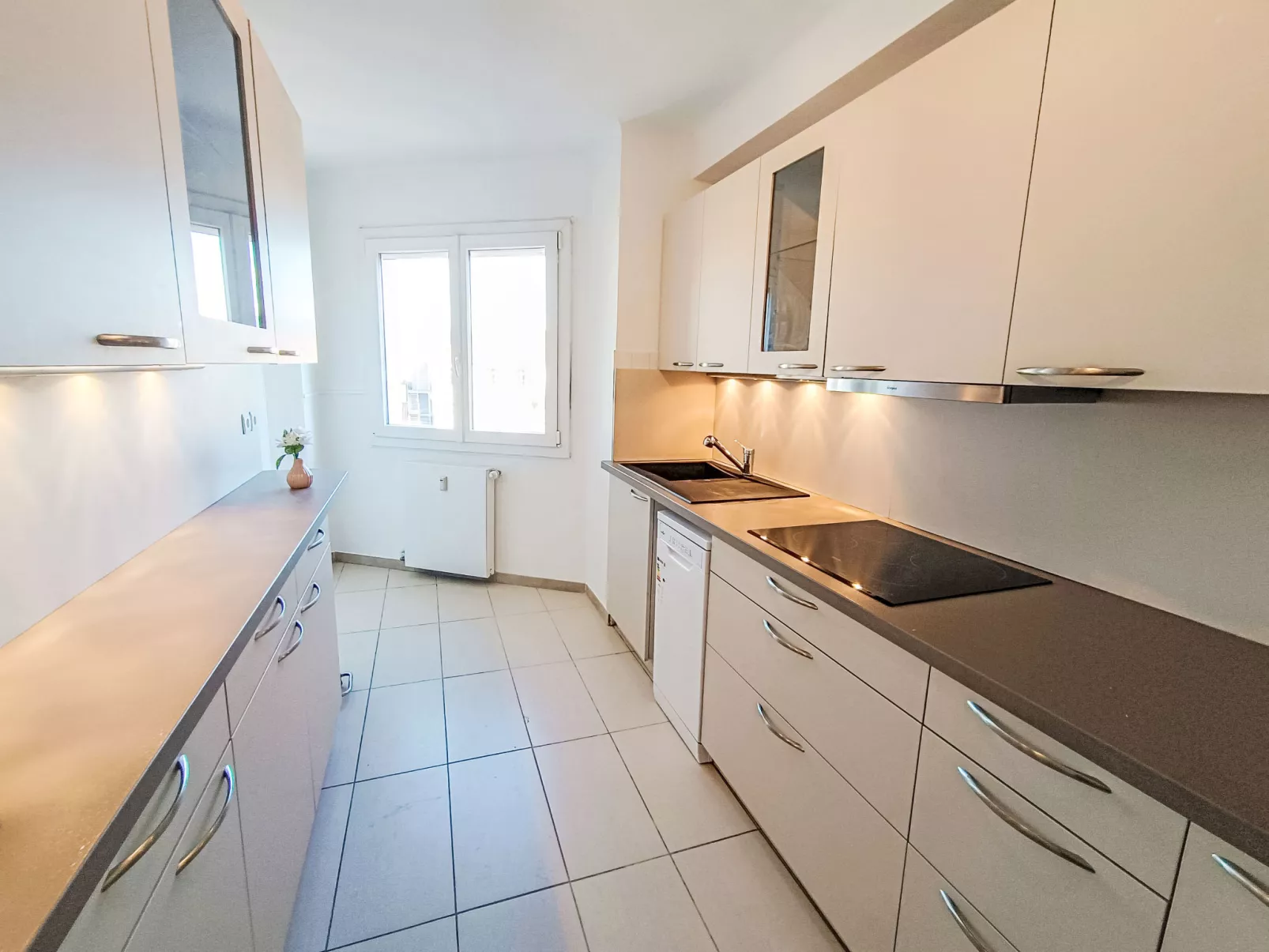 Le Victor Hugo-Binnen