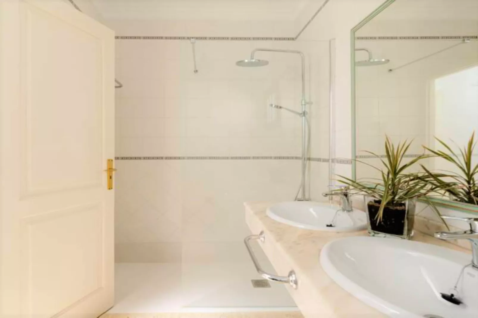 Villa San Blas Superior Chillout 7- Princesa Yaiza-Badkamer