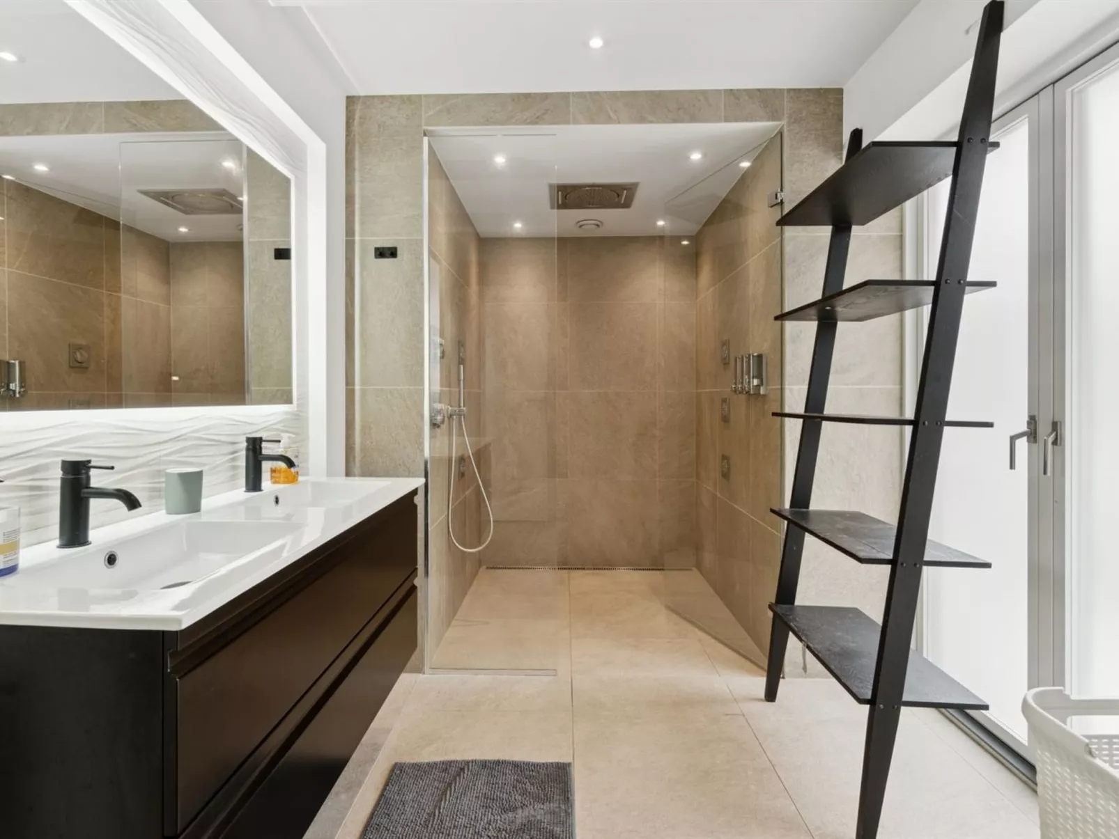 "Rusalina" - 20m from the sea-Binnen