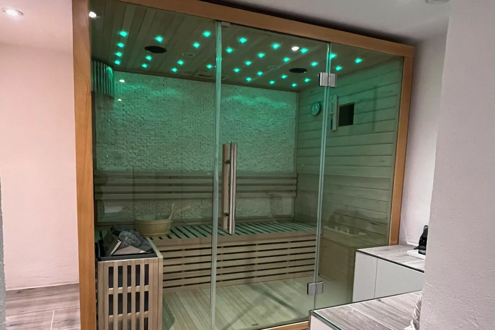 Apartment Eifelglück mit Dachterrasse-Sauna