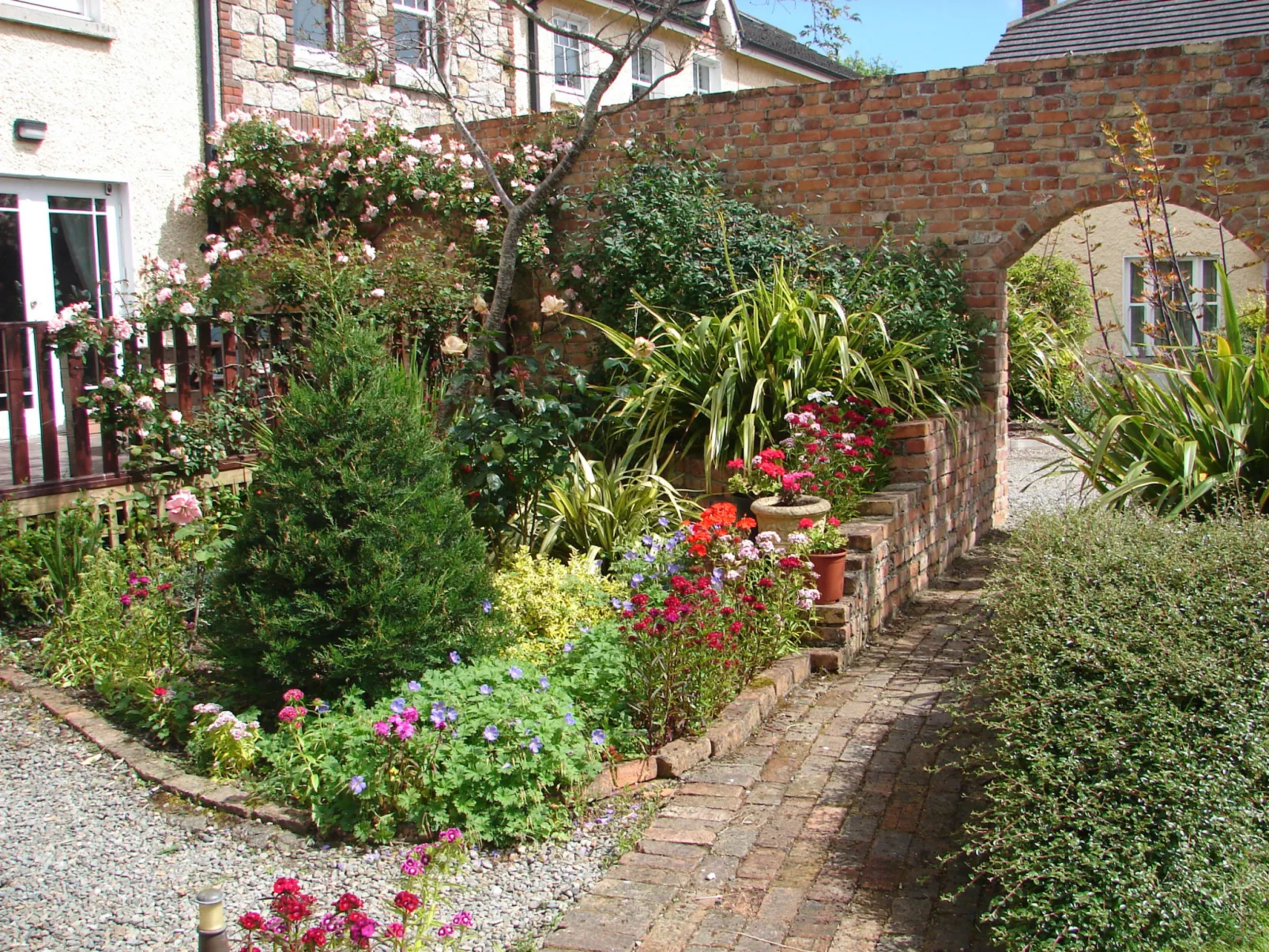 Courtyard HC No 8-Buiten